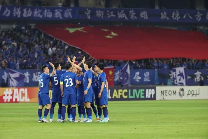 此前有多家意媒称罗马、米兰有意租借查洛巴，但根据FIFA新规，切尔西已无法外租球员。